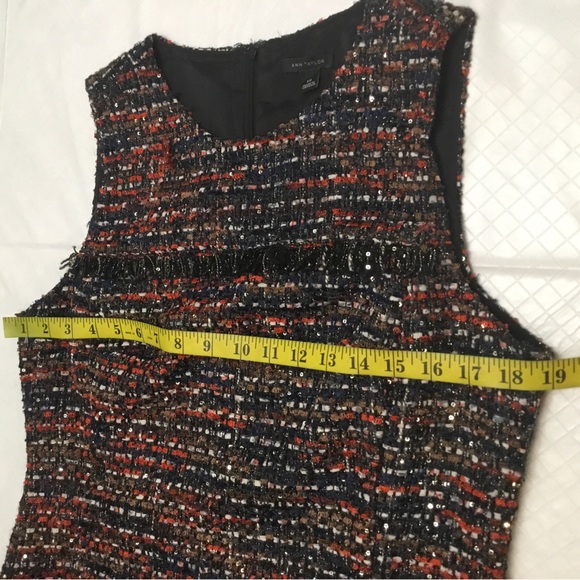 Elegant Tweed Sleeveless Dress - Picture 3 of 15